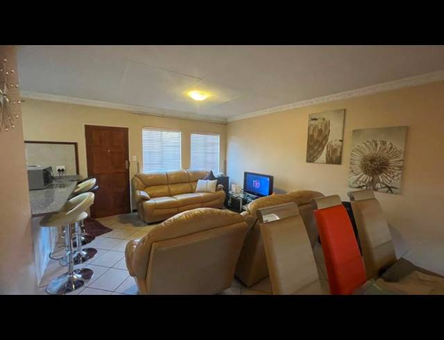 2 BEDROOM SIMPLEX FOR SALE IN MONAVONI